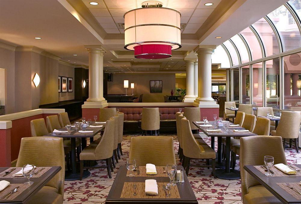 Sheraton Suites Market Center Даллас Екстер'єр фото