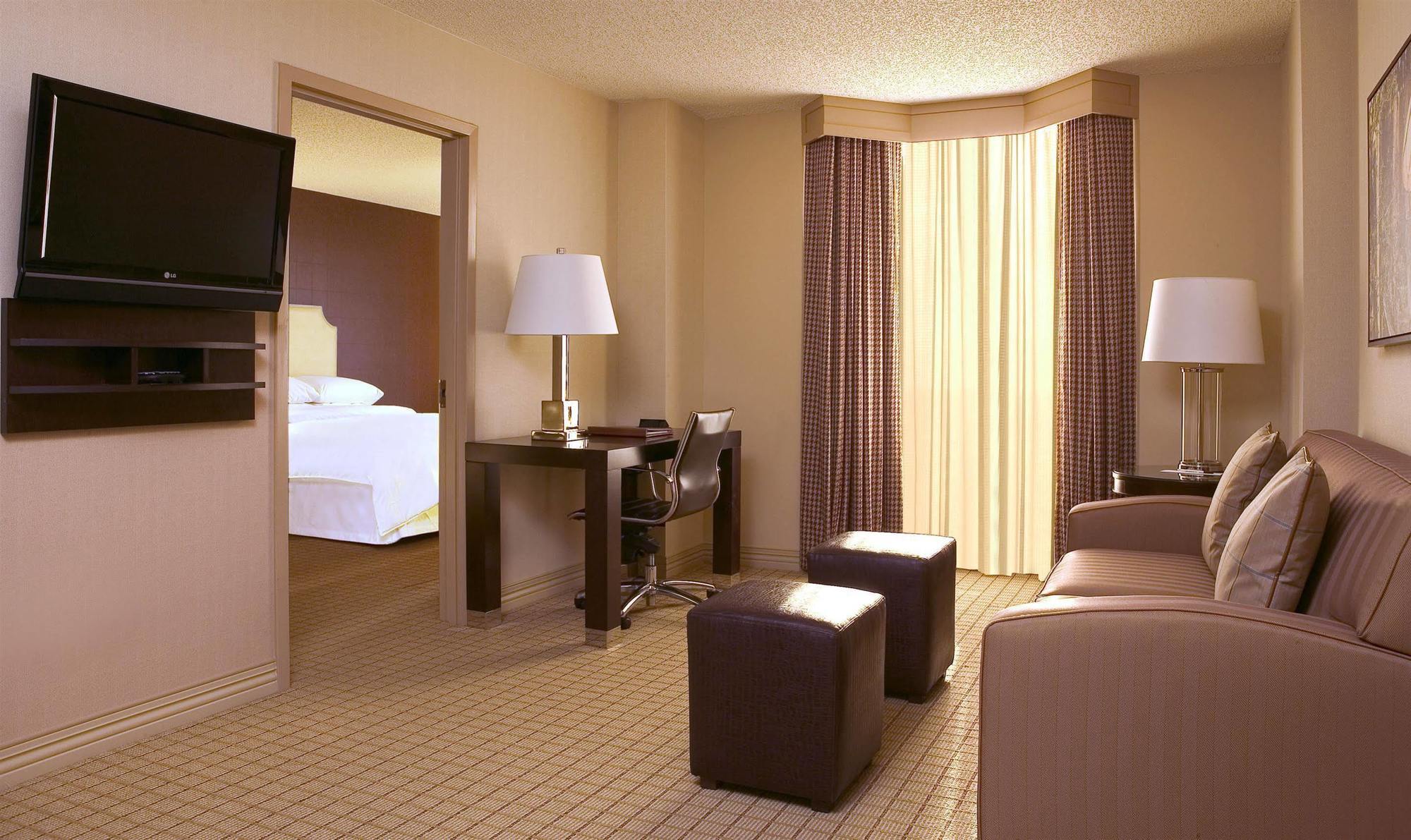 Sheraton Suites Market Center Даллас Екстер'єр фото