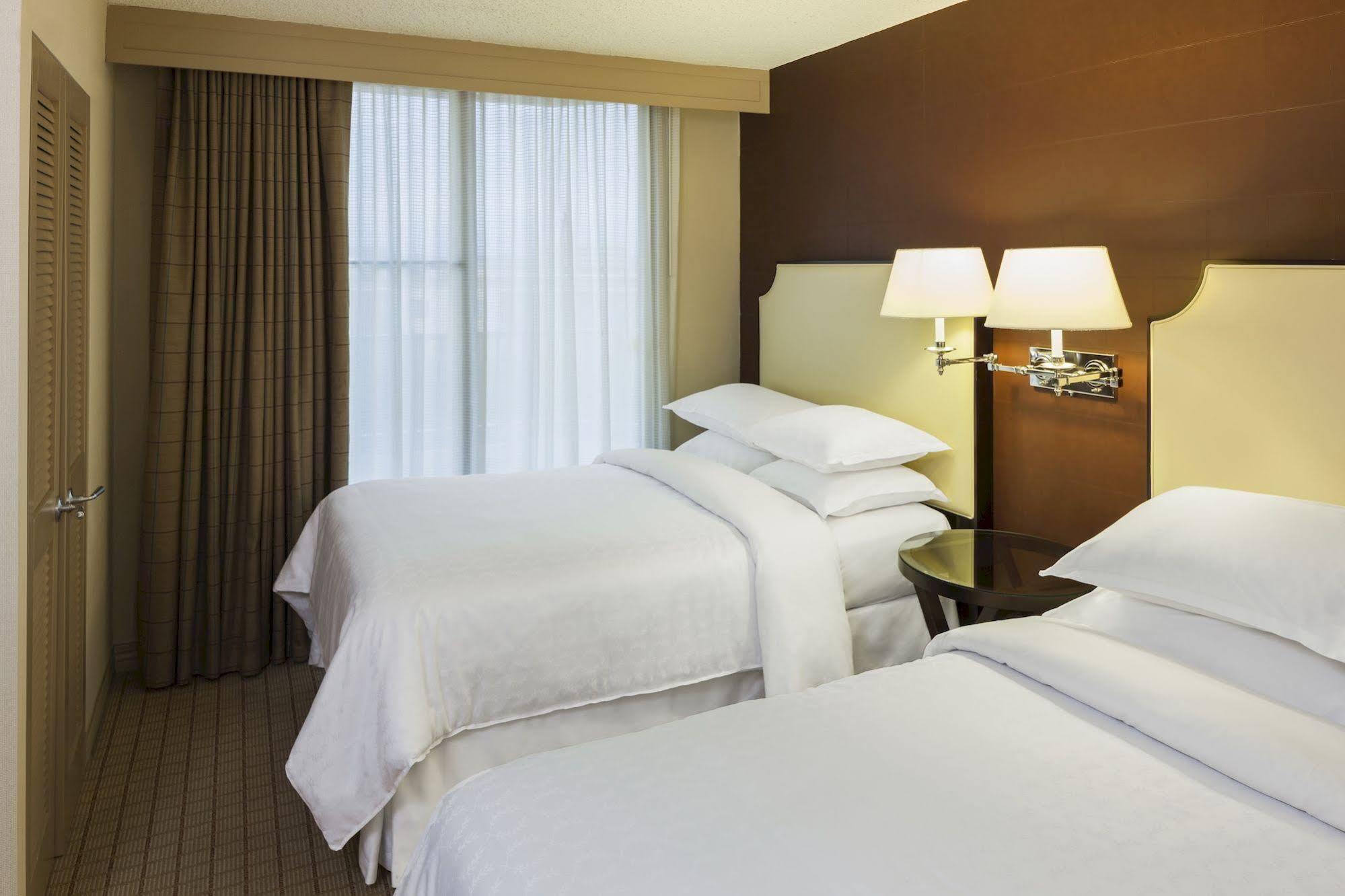 Sheraton Suites Market Center Даллас Екстер'єр фото