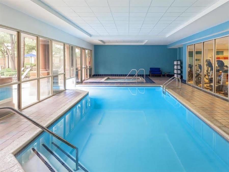 Sheraton Suites Market Center Даллас Екстер'єр фото